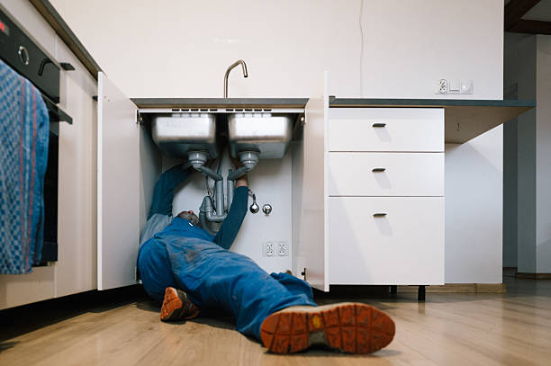 Professional Leak Detection technician working in Bentonville, VA